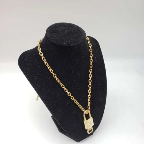 Authentic Louis Vuitton Lock&Key w/Unbranded Gold Plated Chain Necklace 121125 - Picture 2 of 8